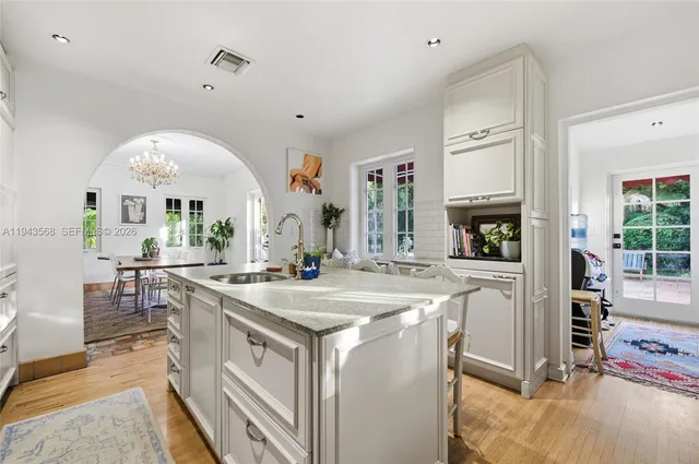 $2,489,500 | 1302 Alhambra Circle, Coral Gables, FL 33134