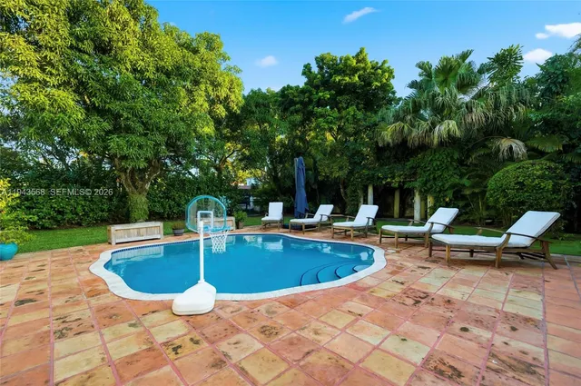$2,489,500 | 1302 Alhambra Circle, Coral Gables, FL 33134