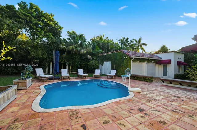 $2,489,500 | 1302 Alhambra Circle, Coral Gables, FL 33134