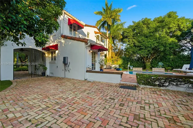 $2,489,500 | 1302 Alhambra Circle, Coral Gables, FL 33134