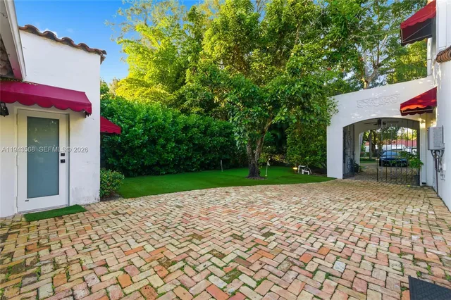 $2,489,500 | 1302 Alhambra Circle, Coral Gables, FL 33134