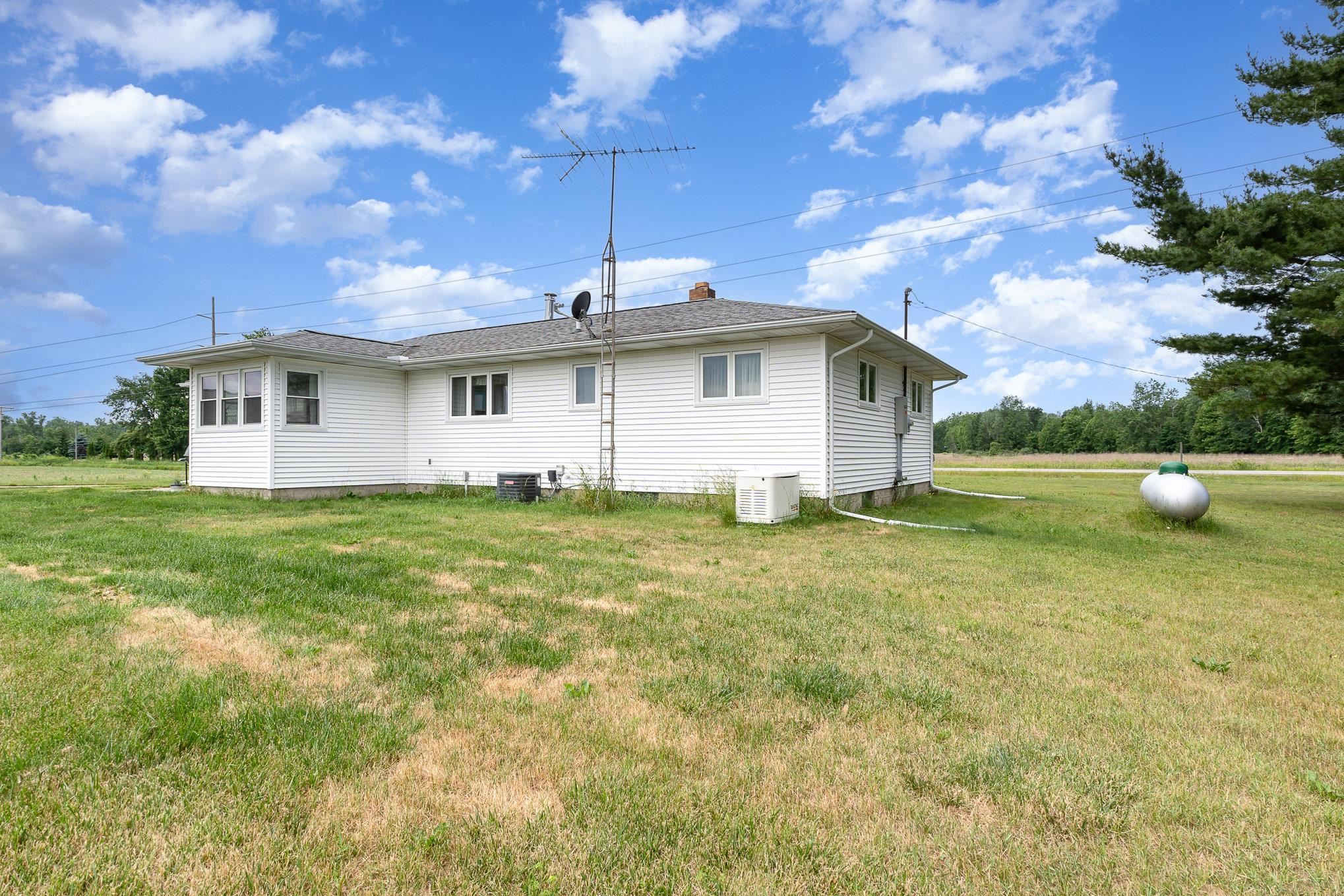 3136 North 7 Mile Road Pinconning, MI 48650 - Photo 19 of 20