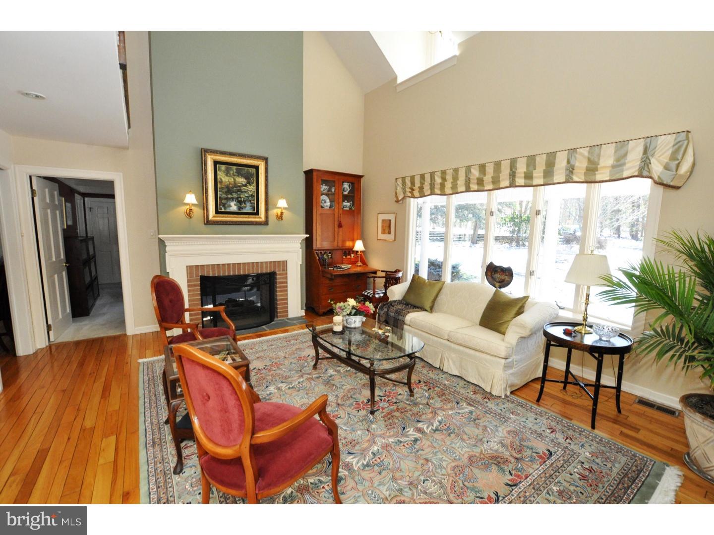 8 Eden Circle Road Medford, NJ 08055 - Photo 6 of 25 Living Room
