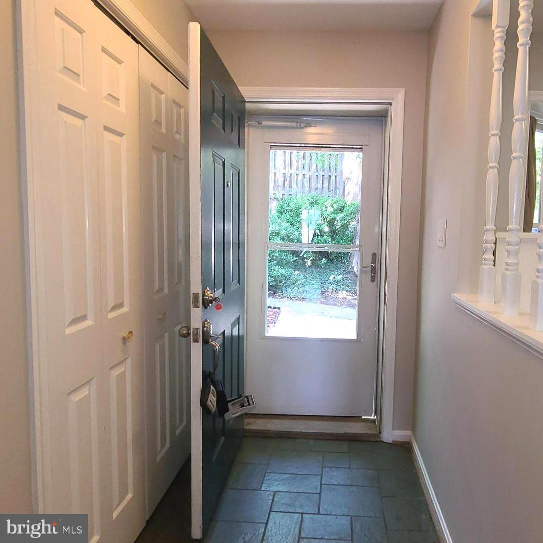 2037 South Glebe Road Arlington, VA 22206 - Photo 3 of 30