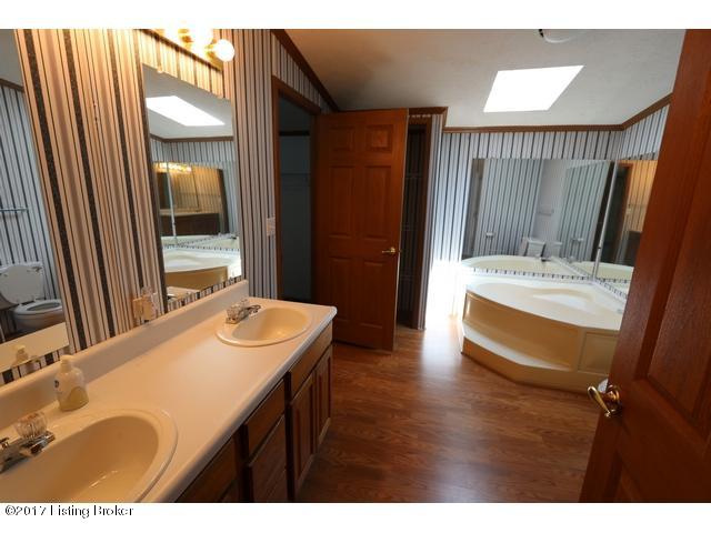 9044 Highway 259 Bee Spring, KY 42207 - Photo 21 of 37 Bee Spring31
