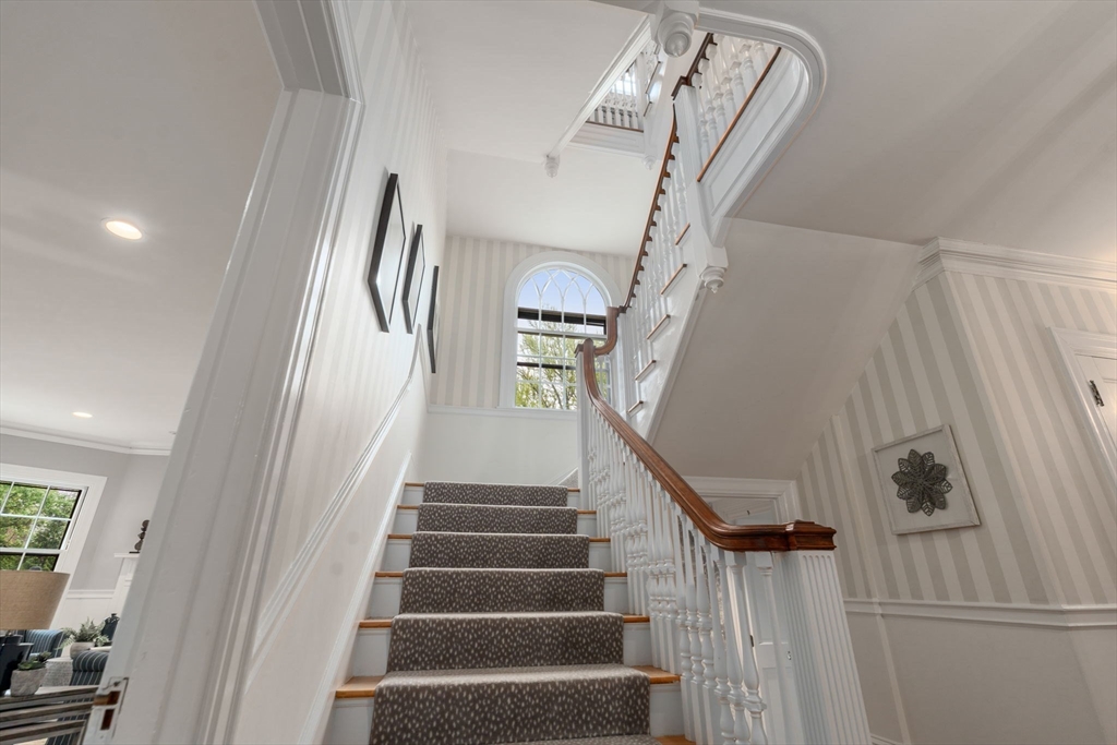 388 Warren Street Brookline, MA 02445 - Photo 13 of 34 a view of entryway