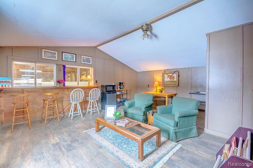 1020 Beaumont Road Highland, MI 48356 - Photo 12 of 37 12.jpg