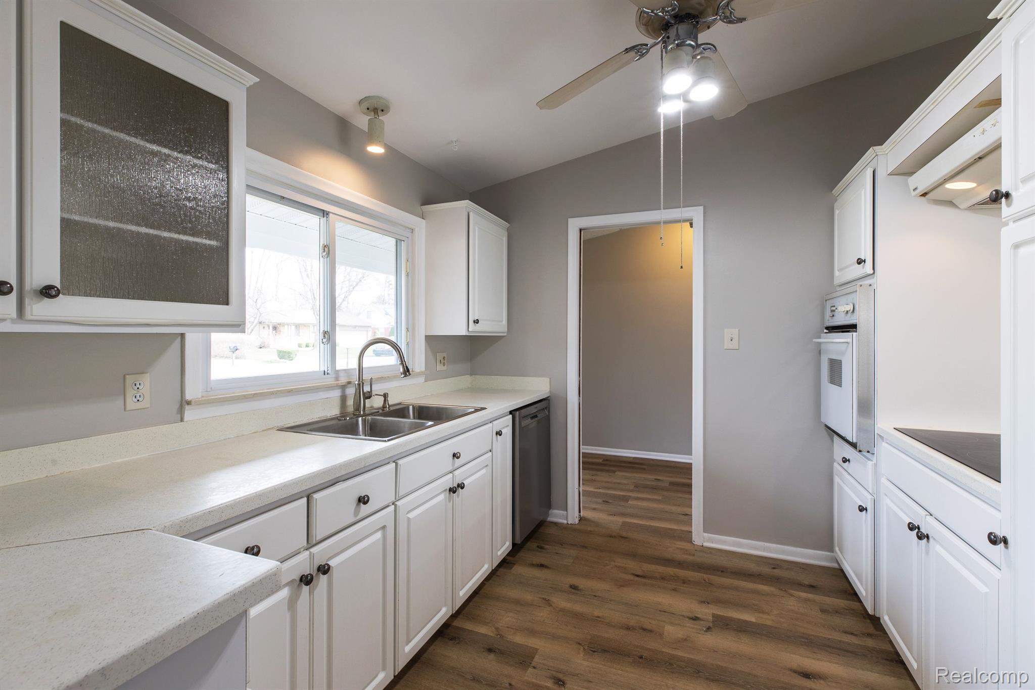 32375 Bonnet Hill Road Farmington, MI 48334 - Photo 8 of 36 Gallery Image 8