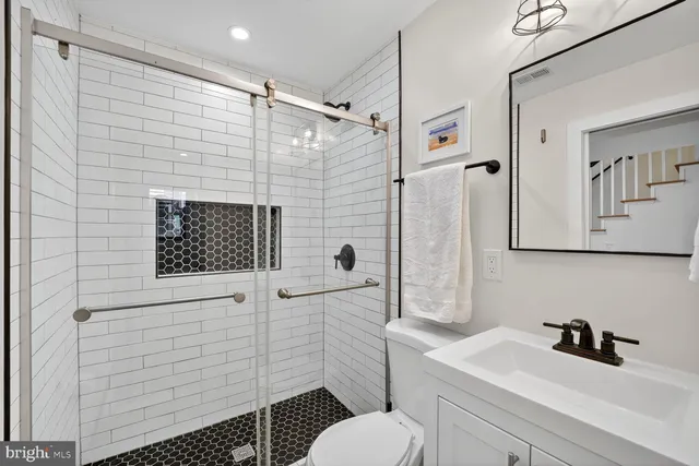 $4,750 | 146 U Street Northeast, Washington, DC 20002