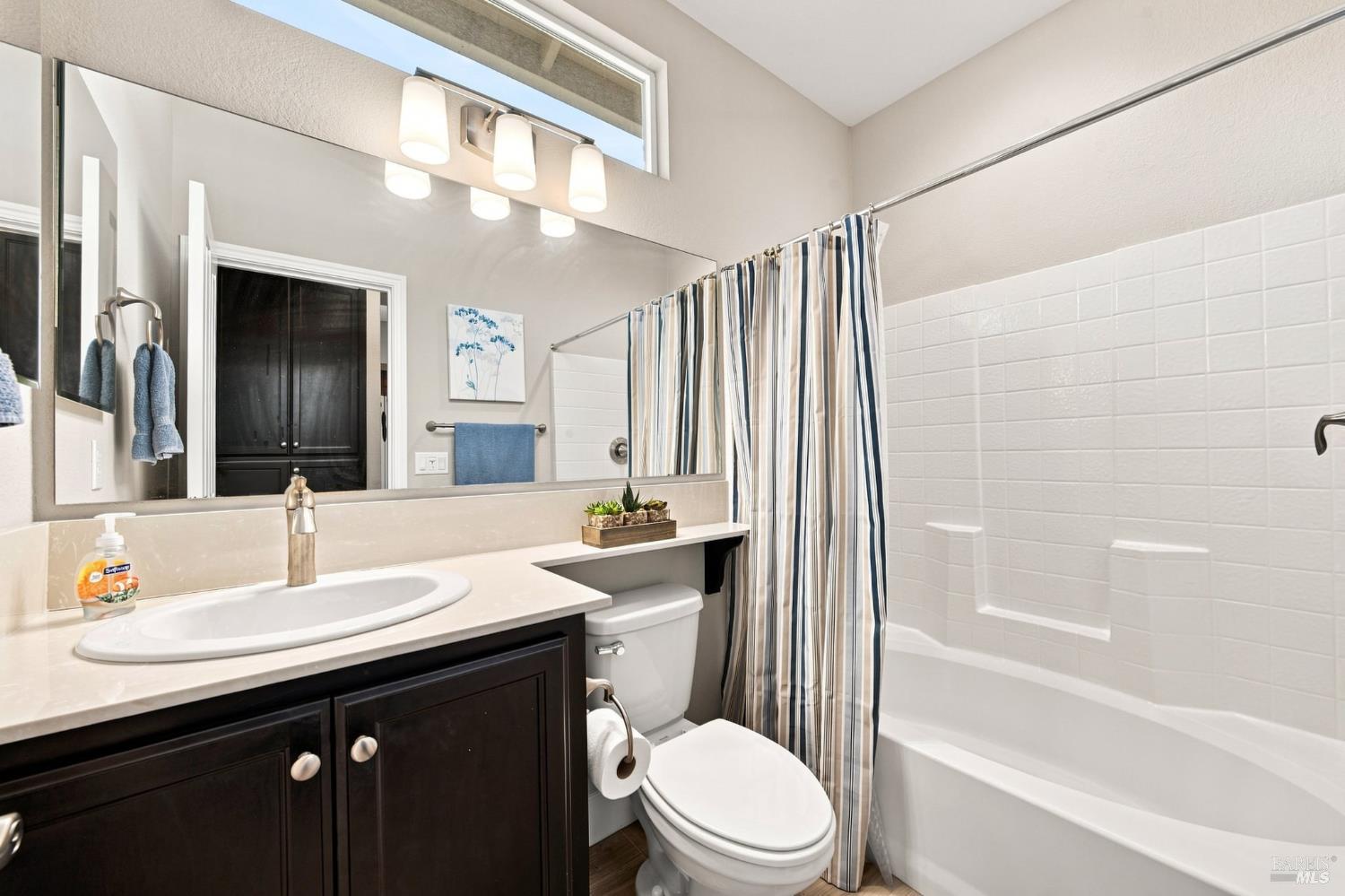 417 Marks Road Rio Vista, CA 94571 - Photo 22 of 64 guest bathroom