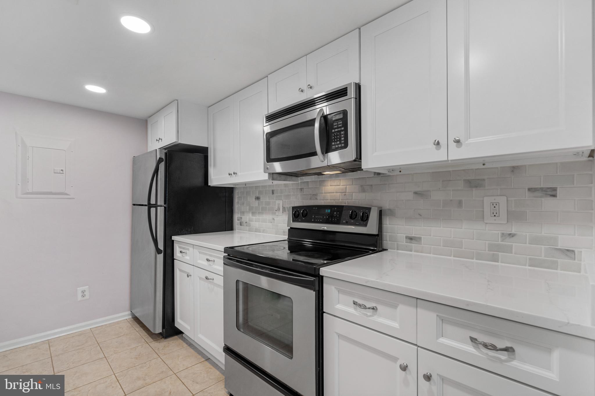 12895 Grays Pointe Road, Unit 12895A Fairfax, VA 22033 - Photo 3 of 29