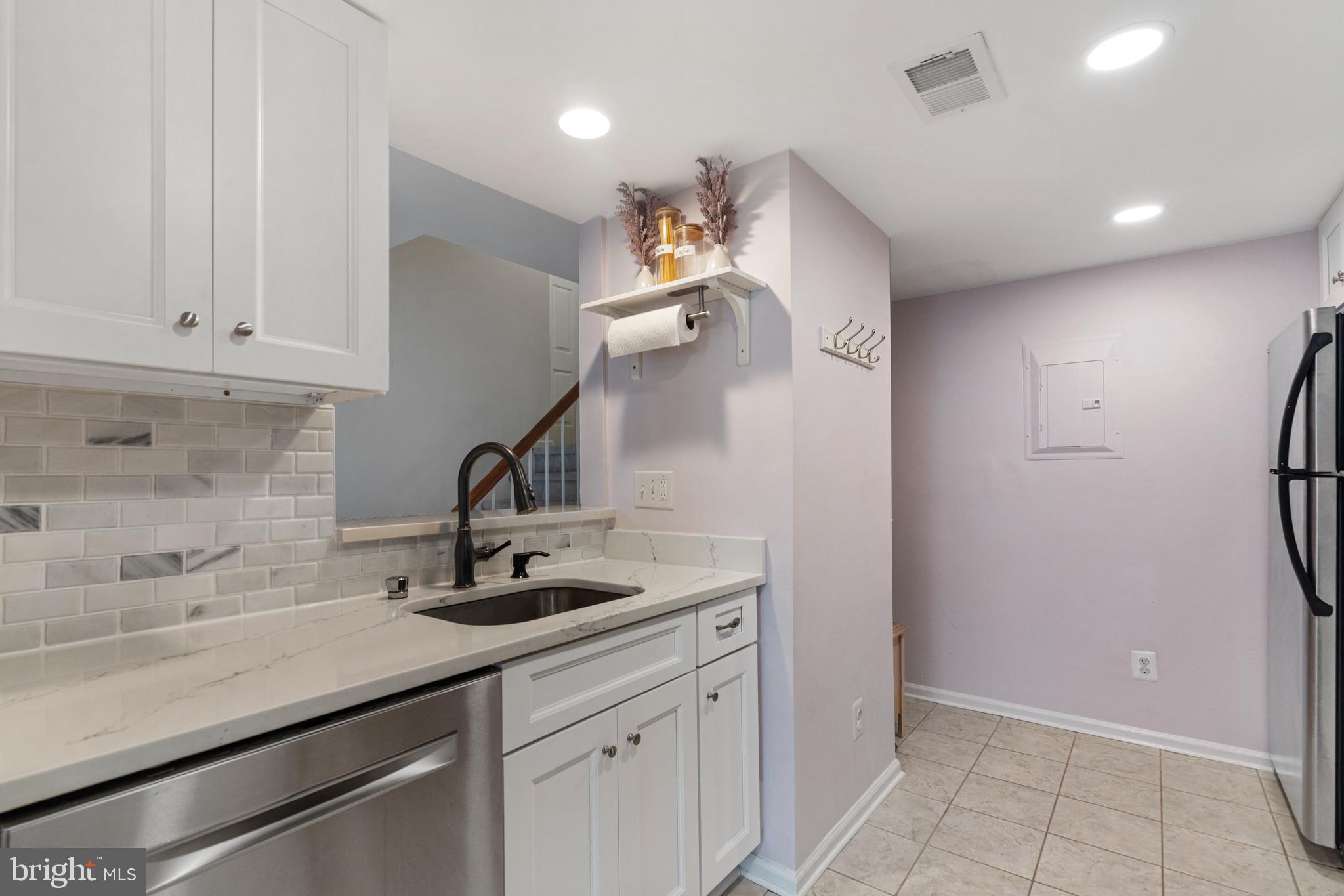 12895 Grays Pointe Road, Unit 12895A Fairfax, VA 22033 - Photo 4 of 29