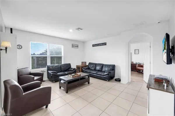 $460,000 | 4180 68th Avenue Northeast, Naples, FL 34120