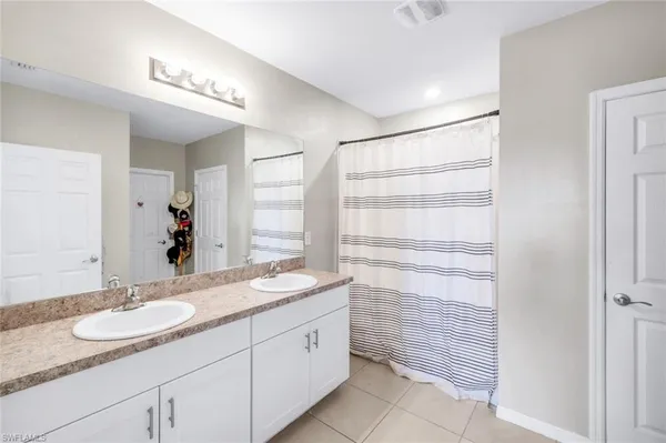 $460,000 | 4180 68th Avenue Northeast, Naples, FL 34120