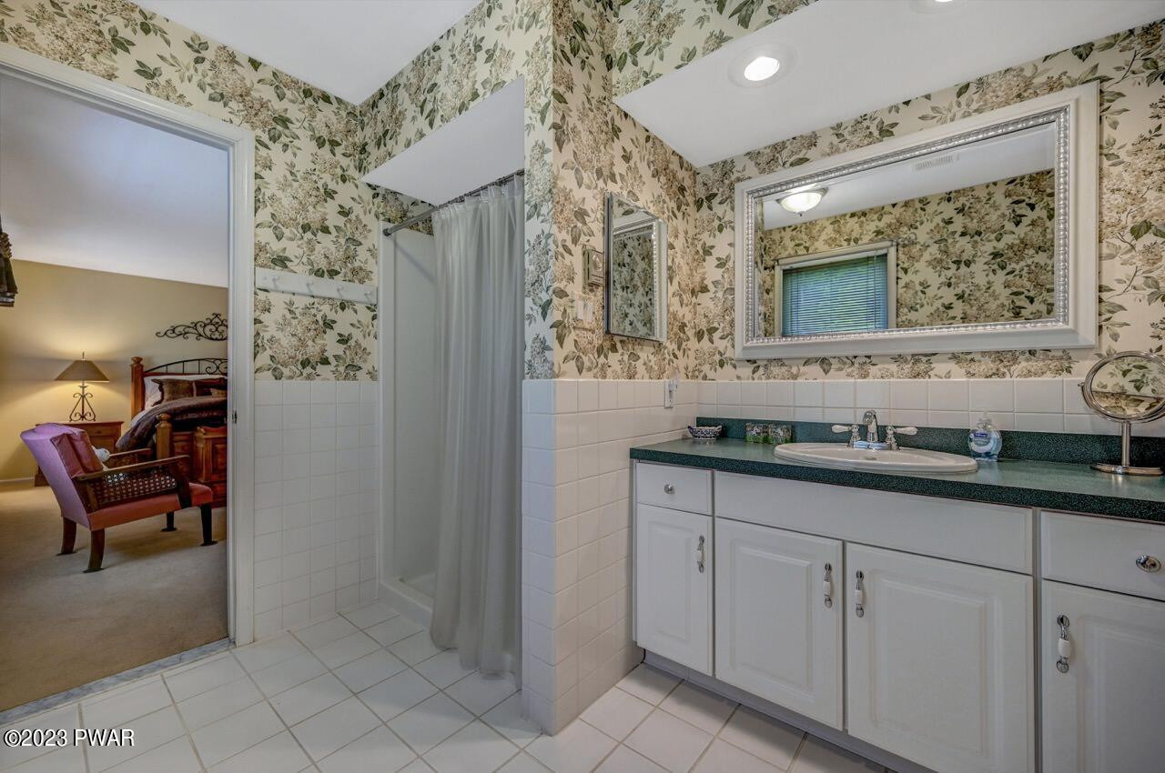 194 North Smith Road Waymart, PA 18472 - Photo 35 of 88 Primary Bathroom