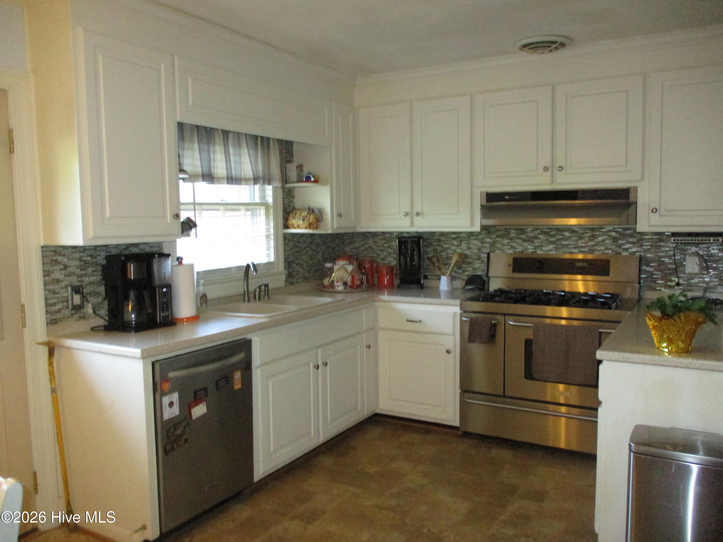 2201 Woodview Road Kinston, NC 28504 - Photo 18 of 50 Gallery Image 18