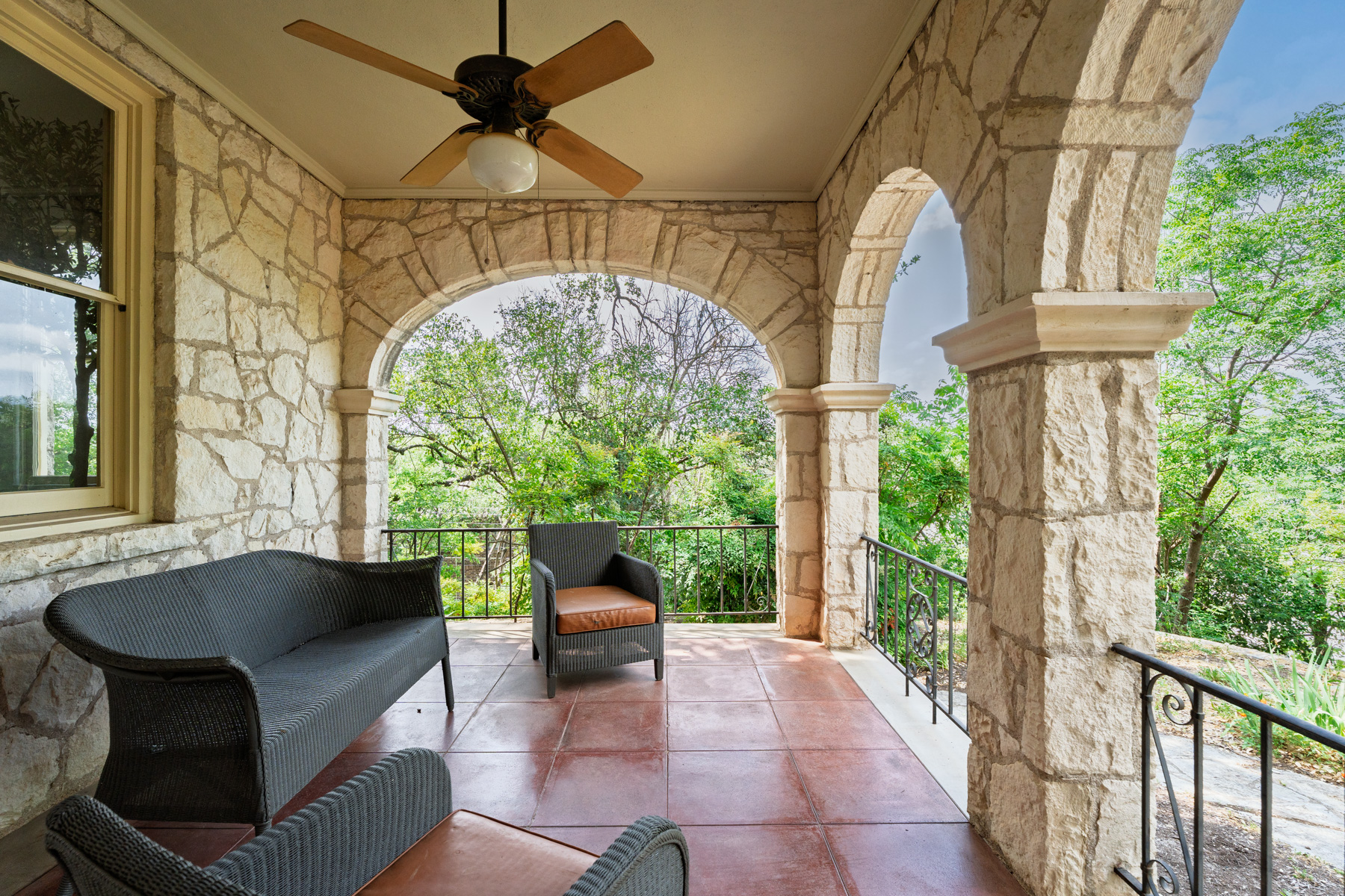 806 Rosedale Terrace Austin, TX 78704 - Photo 31 of 40 a building outdoor space with patio furniture and potted plants