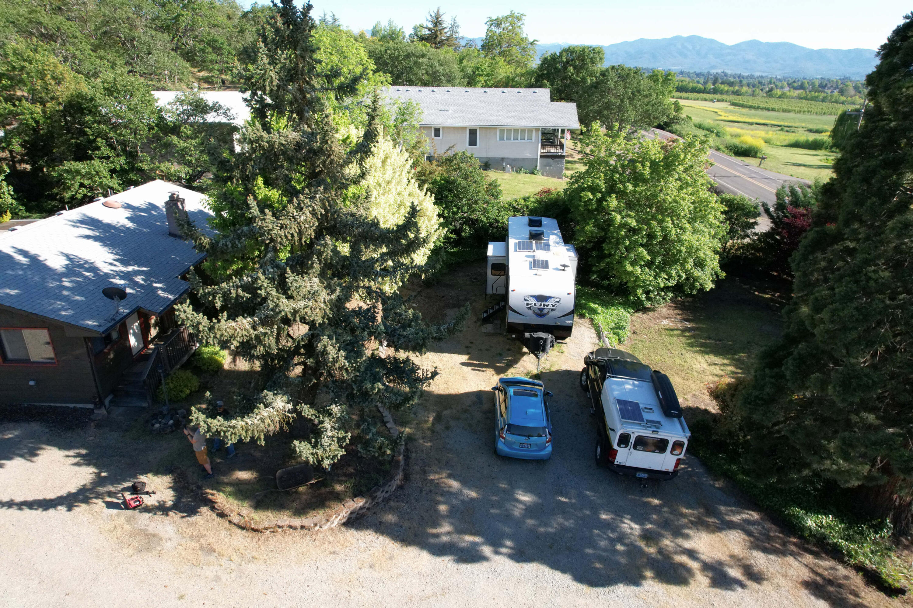 3488 North Foothill Road Medford, OR 97504 - Photo 30 of 47 RV Parking (2)