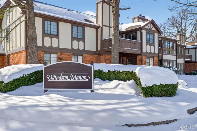 $250,000 | 1601 Walpole Drive, Unit B, Chesterfield, MO 63017