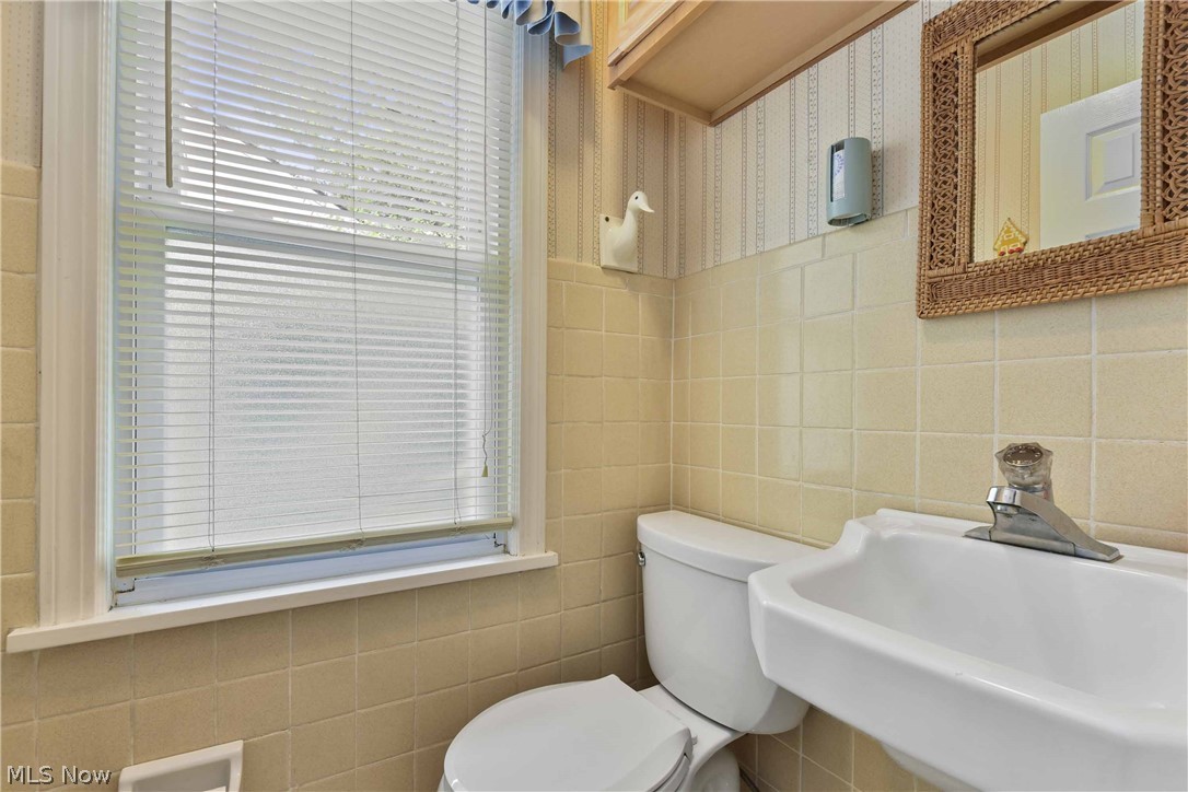 5046 Farnhurst Road Cleveland, OH 44124 - Photo 19 of 31