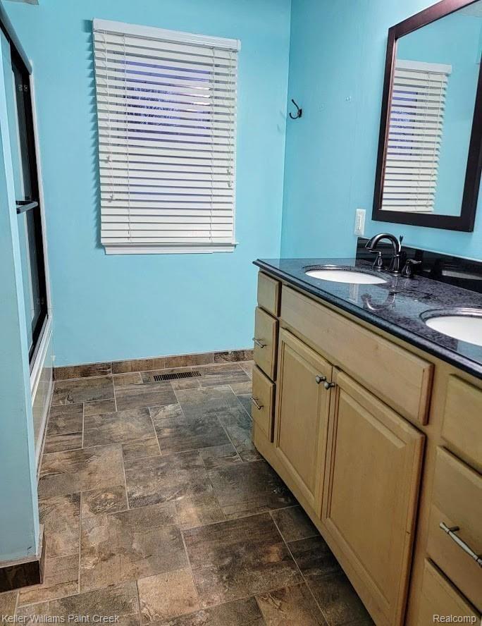 1505 Hampstead Lane Rochester, MI 48309 - Photo 16 of 19 Bath.jpg