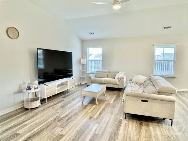 $2,400 | 252 Cromer Street, Savannah, GA 31407