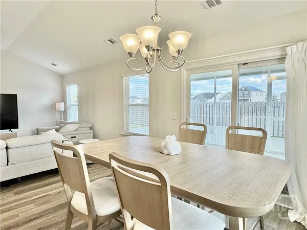 $2,400 | 252 Cromer Street, Savannah, GA 31407