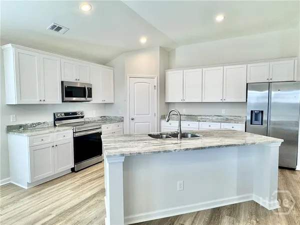 $2,400 | 252 Cromer Street, Savannah, GA 31407