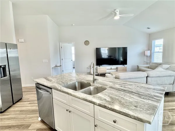 $2,400 | 252 Cromer Street, Savannah, GA 31407