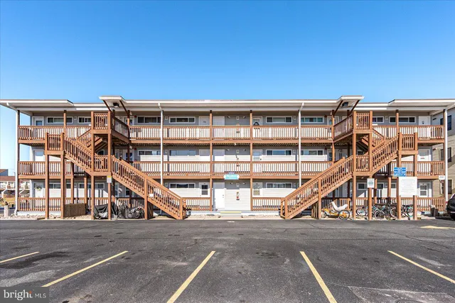 a view of a large building