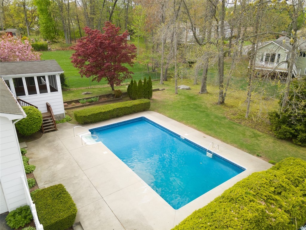 8 Appletown Road Smithfield, RI 02828 - Photo 3 of 43 Gallery Image 3
