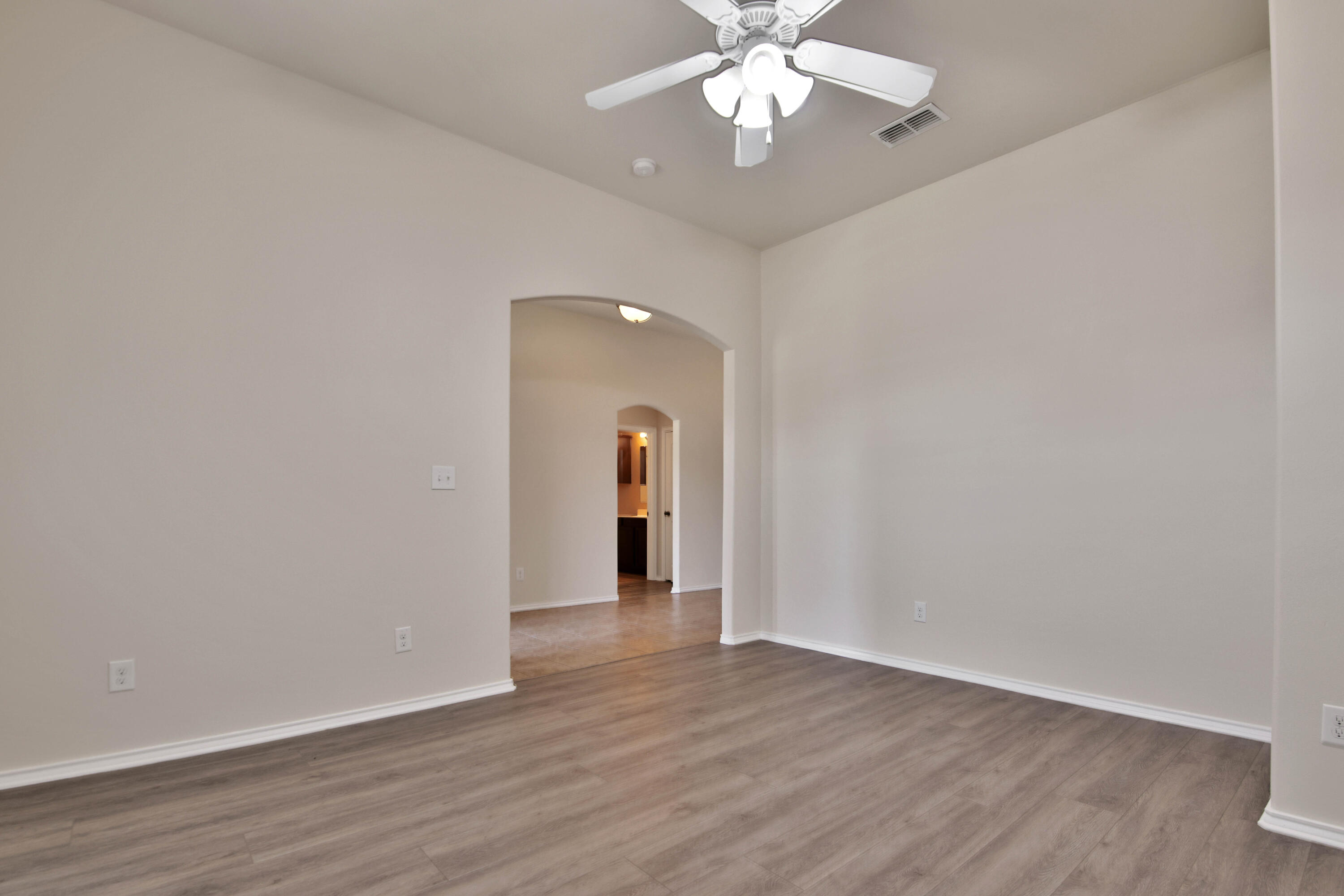 5714 109th Street Lubbock, TX 79424 - Photo 6 of 46 IMG_9248