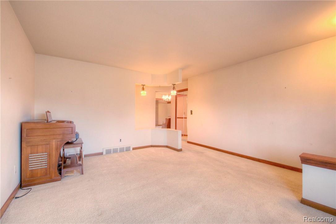 44219 Brandywyne Road Canton, MI 48187 - Photo 9 of 37 930A6397_8_9.jpg