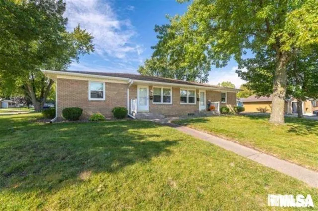 $1,600 | 3161 5th Street, East Moline, IL 61244