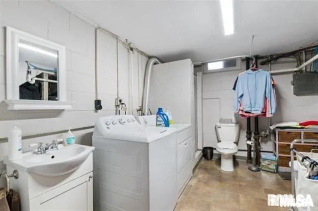 $1,600 | 3161 5th Street, East Moline, IL 61244