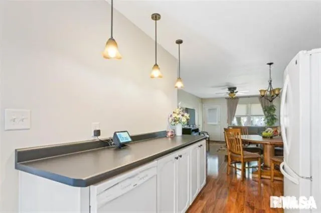 $1,600 | 3161 5th Street, East Moline, IL 61244