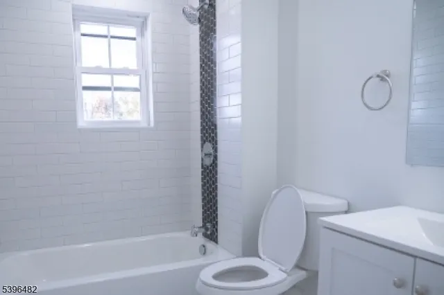 $2,400 | 67 Myrtle Street, Unit 6, Bloomfield, NJ 07003