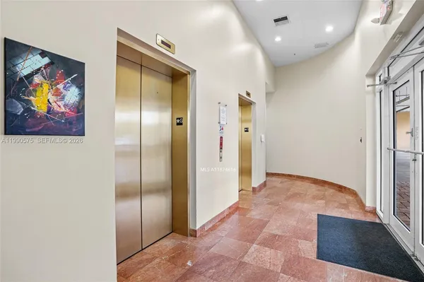 $2,900 | 5271 Southwest 8th Street, Unit 315, Miami, FL 33134