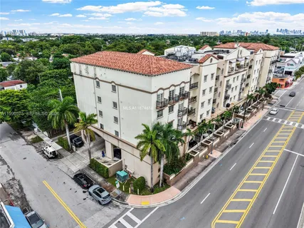 $2,900 | 5271 Southwest 8th Street, Unit 315, Miami, FL 33134