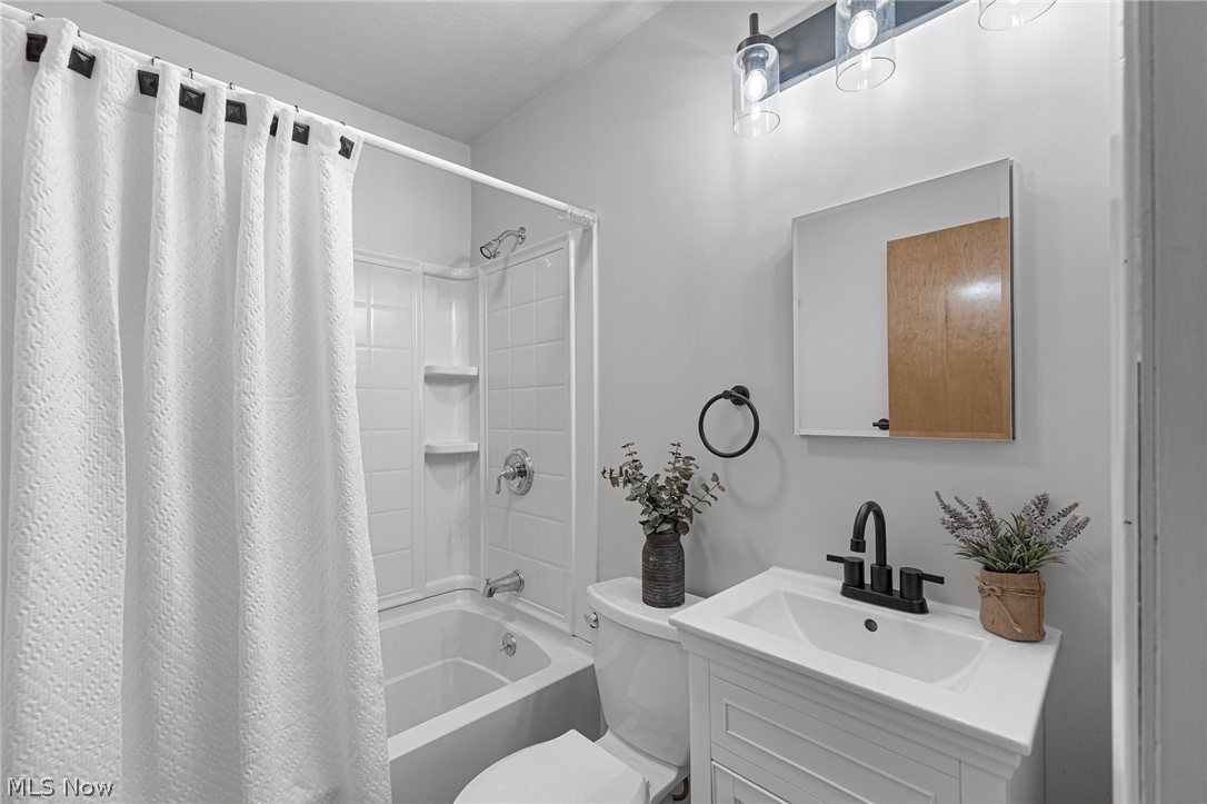 5203 Snow Road Parma, OH 44134 - Photo 15 of 37 Gallery Image 15