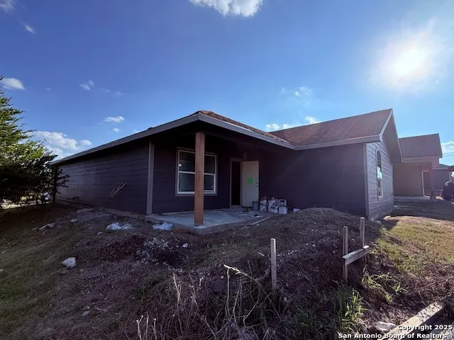 a front view of house with yard
