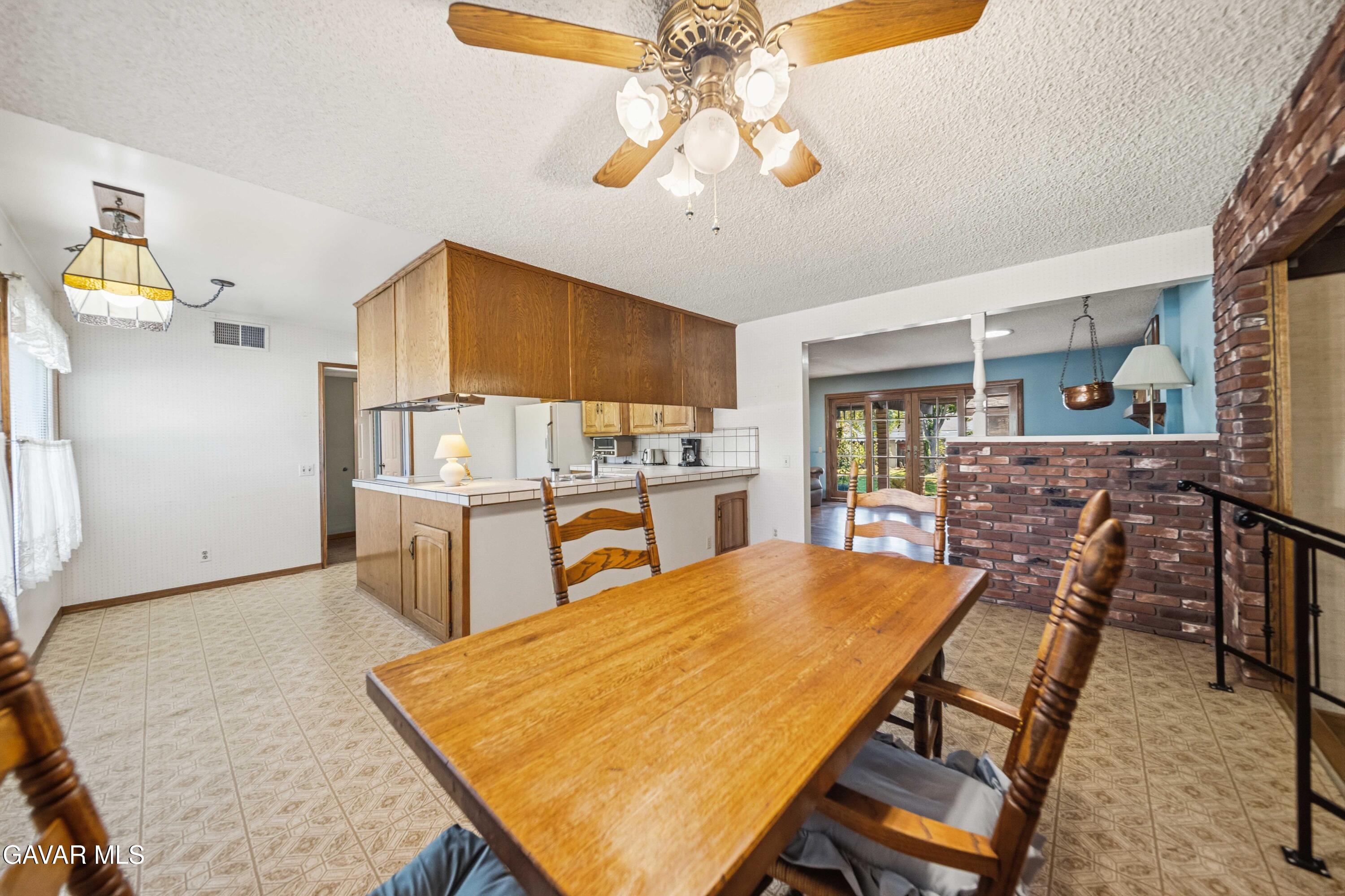 10739 Reseda Boulevard Porter Ranch, CA 91326 - Photo 13 of 57 10739 Reseda Blvd Porter Ranch-13