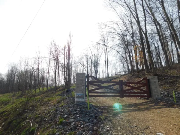 $299,950 | 150 West John Davis Road, Westmoreland, TN 37186