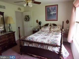 12 Fallview Court Hamilton Square, NJ 08690 - Photo 5 of 6 Gallery Image 5