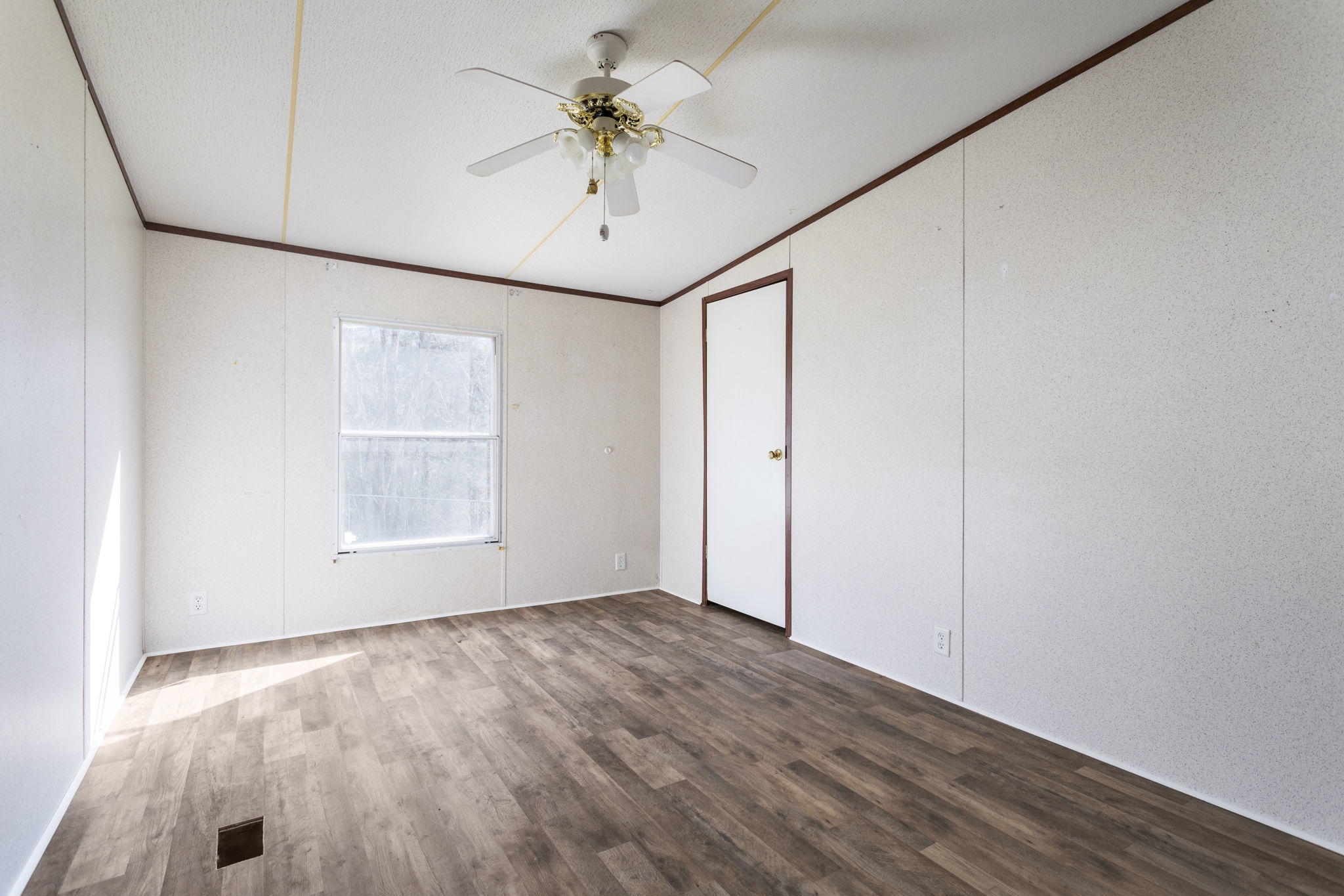 505 Cross Creek Road Dryden, VA 24243 - Photo 16 of 25 B7C6E67B-C8CE-40F7-9D3D-6083F0BE4923