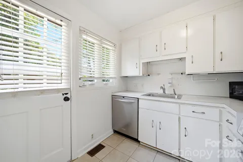 $325,000 | 1833 Jameston Drive, Charlotte, NC 28209