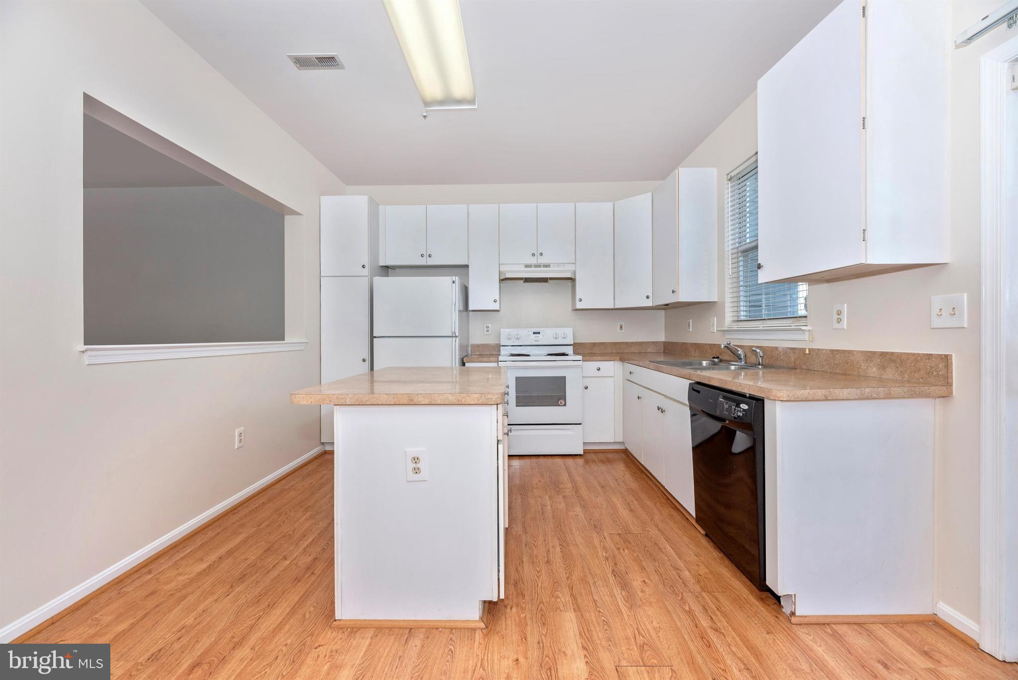 948 Turning Point Court Frederick, MD 21701 - Photo 12 of 51