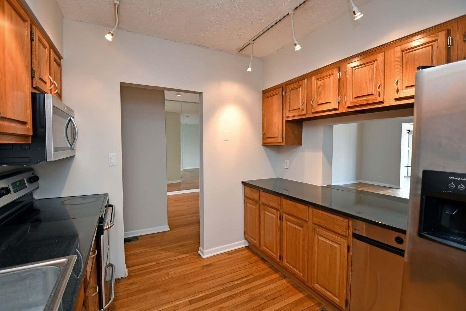 517 Boal Street Cincinnati, OH 45202 - Photo 9 of 30