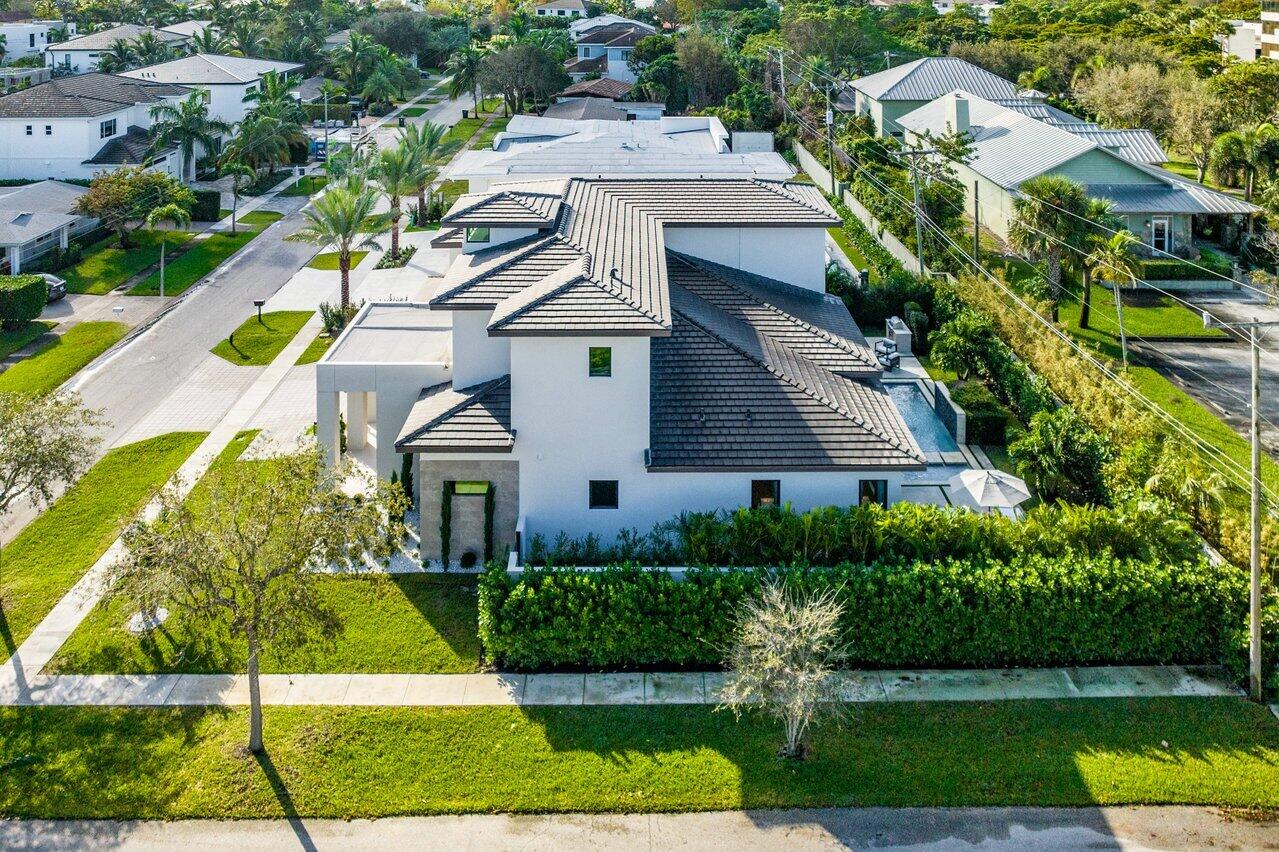 1099 Northeast 2nd Terrace Boca Raton, FL 33432 - Photo 42 of 43 an aerial view of a house