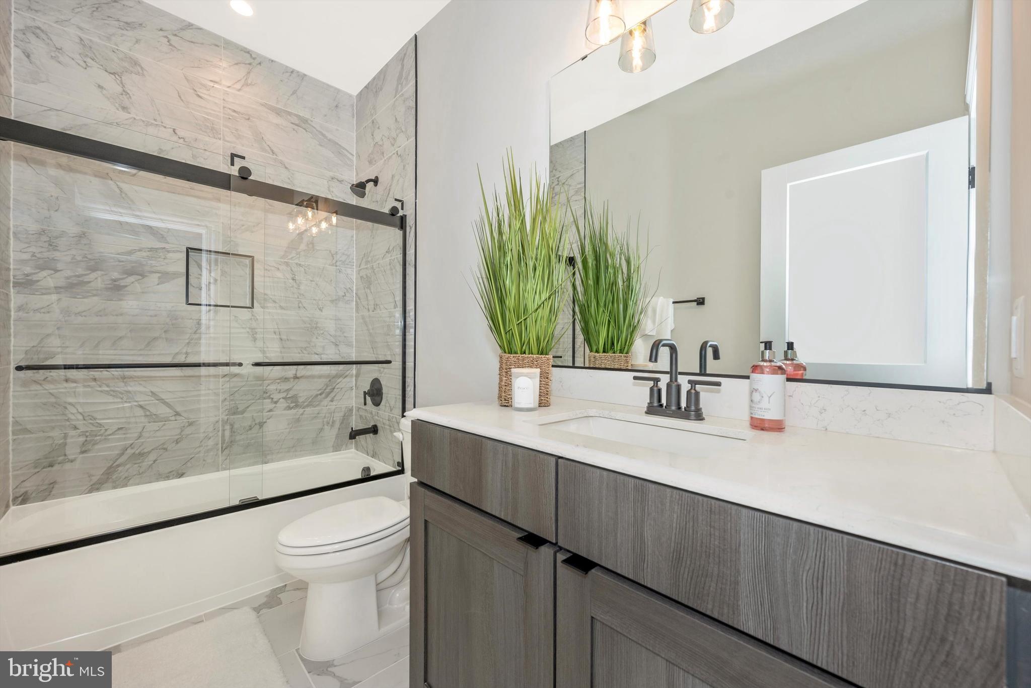 424 North Maxwell Avenue Frederick, MD 21701 - Photo 36 of 58 Bathroom 3